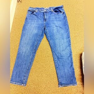 Levi's Women's Boyfriend Cropped Blue Jeans